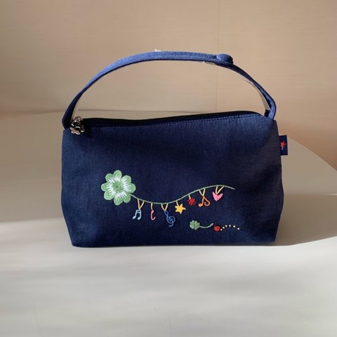 音符🎶と🍀と🐞のbag