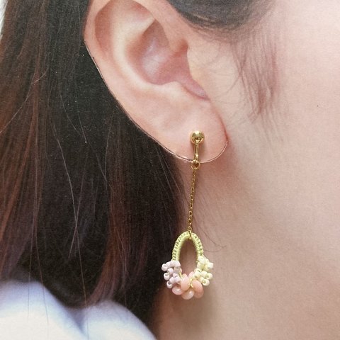 花束いろミニオーバルイヤリング／ピアス