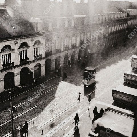 フランスの田舎町の風景イメージ、レトロ、モノクロ、アート、古びた写真　conistock_54418_01