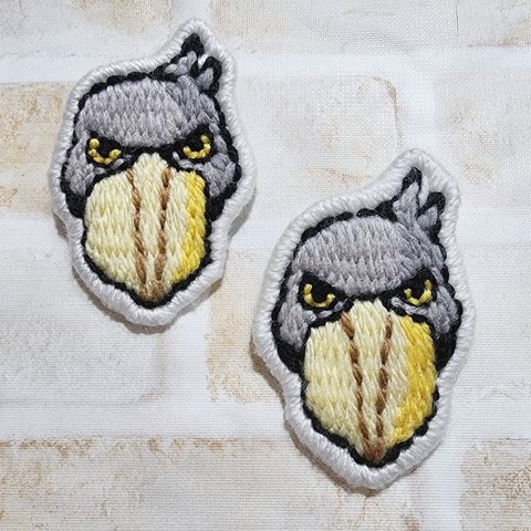 毛糸刺繍のブローチ【ハシビロコウ】