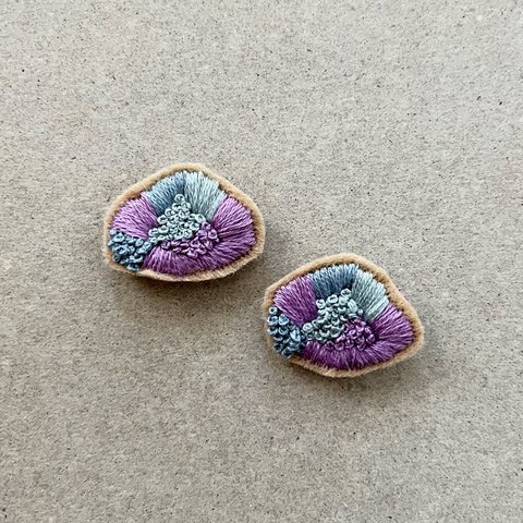lavender×blue刺繍ピアス