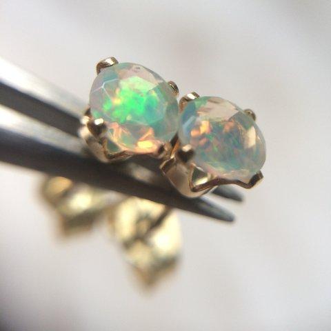 K14gf　宝石質AAAエチオピアオパール　４mm 一粒ピアス　両耳