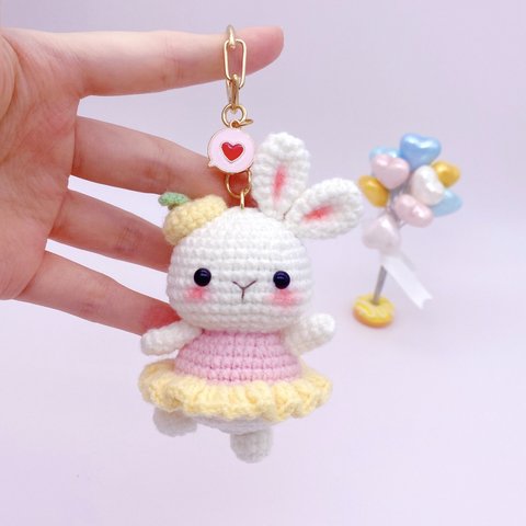 【受注作製】踊りウサギちゃん　あみぐるみ　ハンドメイド