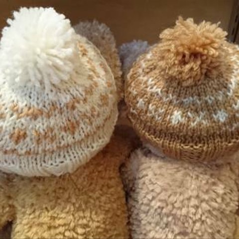 手編み ニット帽子　ダッフィー＆シェリーメイ 毛１００％　アルパカ入り白茶 or 茶