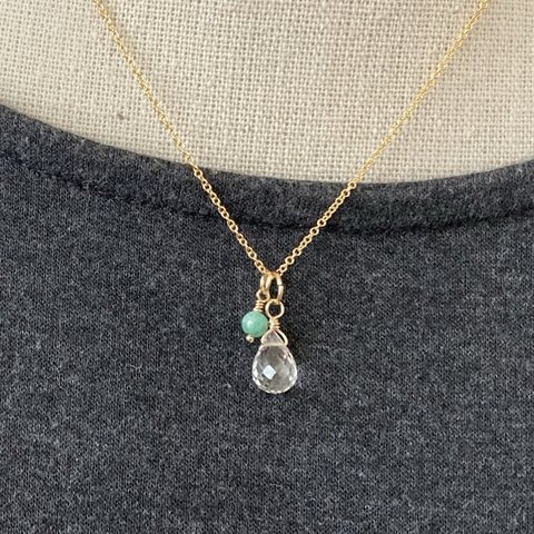  【5月の誕生石】💎14kgf 💎宝石質クリスタリルクォーツ（水晶）と小さなエメラルド