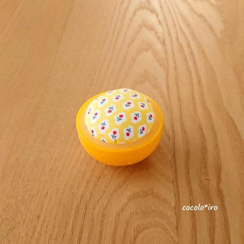 オレンジ🍊のピンクッション　針山　　　col. プロバンスの小花