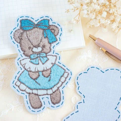 ダイカットメモ - ワッペン風メモ テディベア(くま) / 刺繍イラストNo.11