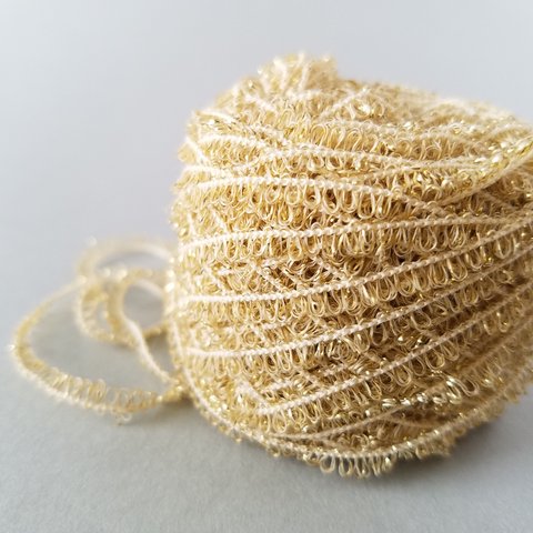 ●B190「フリルヤーン(ラメゴールド)」素材糸　引き揃え糸