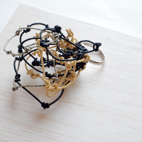 金糸と水引 水引アクセサリー ライトモチーフbig(金糸✖️黒✖️ゴールド)リング