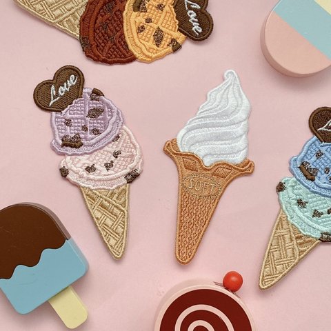 刺繍♡アイロンワッペン♡【選べるカラー】アイスクリーム・ソフトクリーム・10cmの大きめサイズ