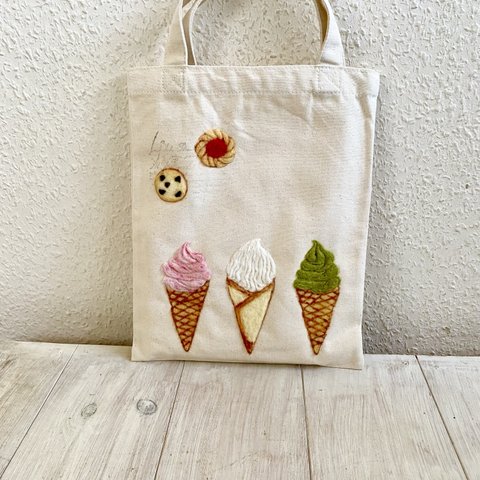 Cafe-sweets☆羊毛刺繍 キャンバストート〜ソフトクリーム🍦🍦🍦