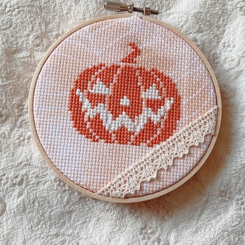 ハロウィン雑貨🎃ナチュラルなハロウィン🎃クロスステッチ刺繍　壁飾りタペストリー　小