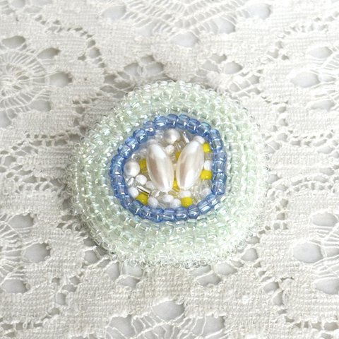 bead embroidery brooch 