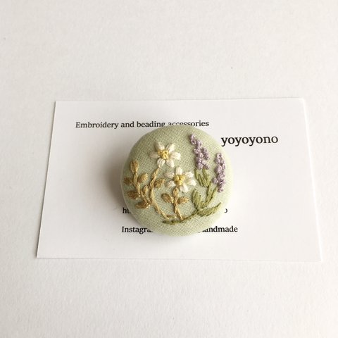 手刺繍ブローチ