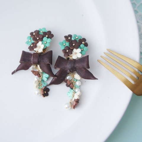 チョコミントカラーの花束ブーケ　蝶バネイヤリング