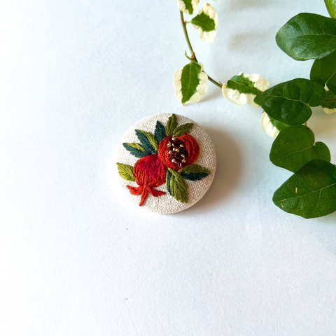 【受注制作】grenade（ざくろ） 刺繍ブローチ    