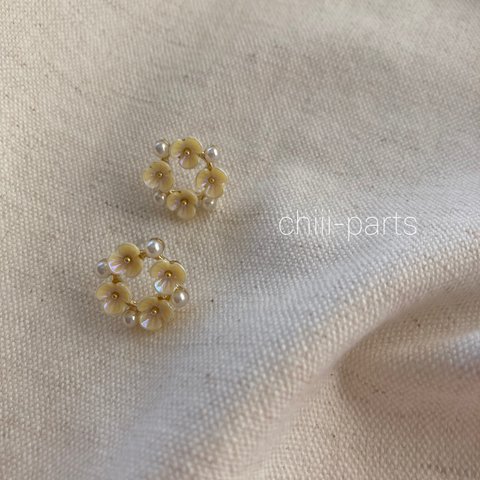 -2pcs- petit flower pierce 