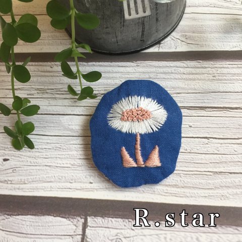 お花 ふわふわ刺繍ブローチ