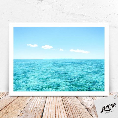 青い海と澄んだ青空絶海のハワイリゾートのミッドウエー: 自然の美に癒しを感じるインテリアアートポスター 2L A5 A4 A3 B3 A2 B2 A1 サイズ 大きいブルー 写真 横向き 風景 景色
