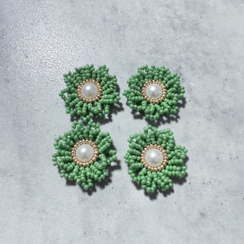 FP08 ハンドメイド　フラワー　お花　ビーズ刺繍　カボション　パール