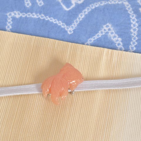 夏の着物・浴衣に。涼しげな金魚の帯留め