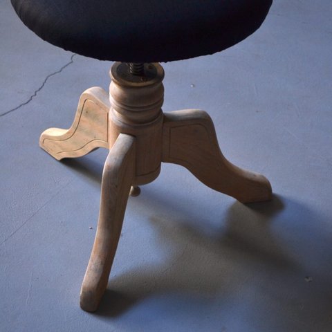 Piano stool