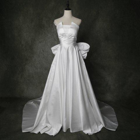 送料無料！美品！ ホワイト  ウェディングドレス ふっくら柔らかなバックリボン 華やかなトレーン 結婚式 花嫁