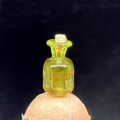 C-464 ミニチュアガラスコルク蓋小瓶 
