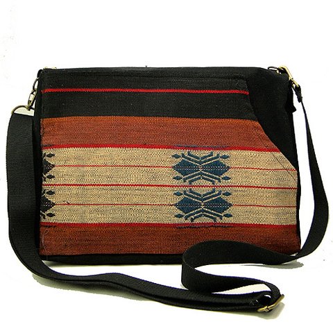 ナガ族の刺繍布角型ショルダー