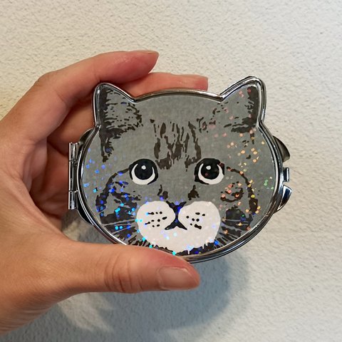 【NEW】サバトラ猫のコンパクトミラー（ホログラム加工 ねこの手鏡）