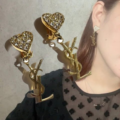 1135今だけ値下げYVES SAINT LAURENT  ハート♡YSLイヴ・サンローラン　ヴィンテージ イヤリングメンズ　コンビカラー　ギフトプレゼントアンティーク  ロゴ　クリップ　ギフト　レア