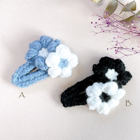 2種から選べる★ふわもこ可愛いblue＆blackお花キッズパッチン留め