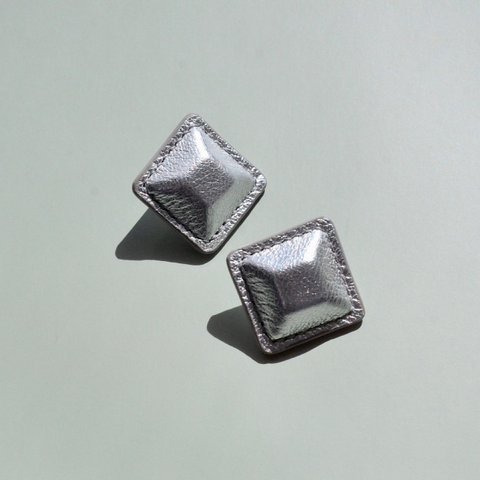 Shiny Airas~square~【レザーピアス/イヤリング】 “silver”