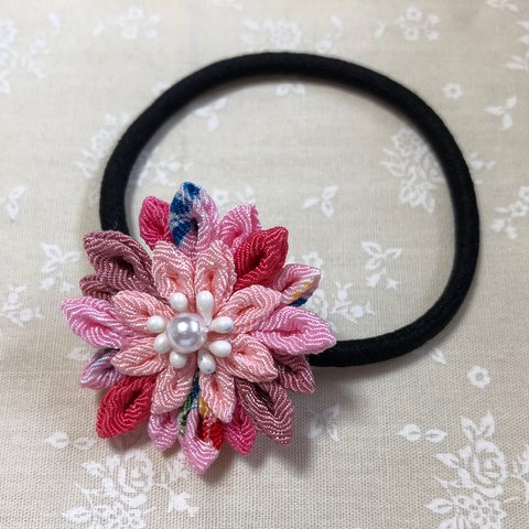 つまみ細工 お花のヘアゴム（ピンク）普段使いにもピッタリ