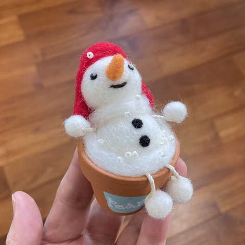 【値引き】赤い雪だるま　ちっちゃい雪風呂・いい湯だな〜　(松ぼっくり付き)