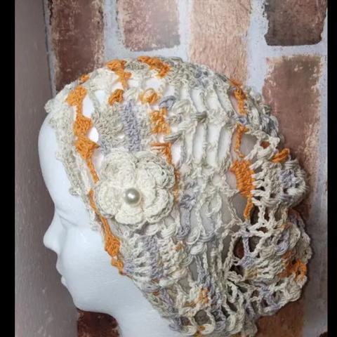 コットン・ニット帽（オレンジ、生成り、クレー等の段染め）ベレー帽、パイン編み、ハンドメイド
