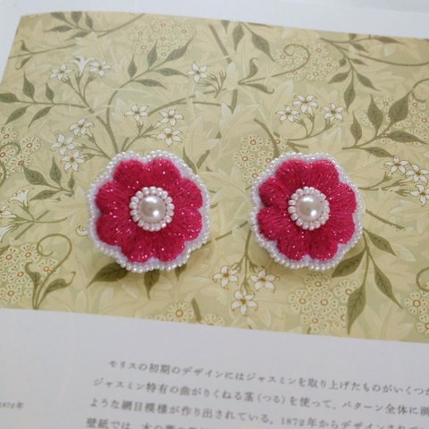 　手刺繍ピアス/イヤリング　お花 Flower  スパークリングピンク　