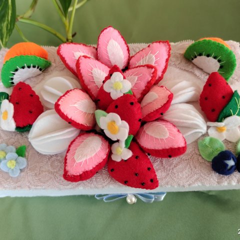 今が旬🍓豪華な熊本県産イチゴたっぷり贅沢ケーキの小物入れ🎂