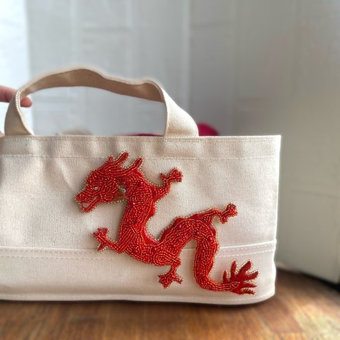 【ビーズ刺繍】レッドドラゴン降臨ブローチ