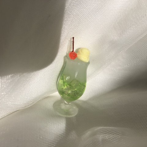 ひとめぼれメロンクリームソーダ🍈