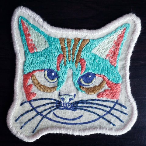 猫の刺繍ワッペン