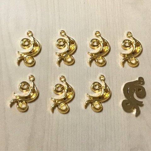 GOLD DESIGN CHARM BEADS