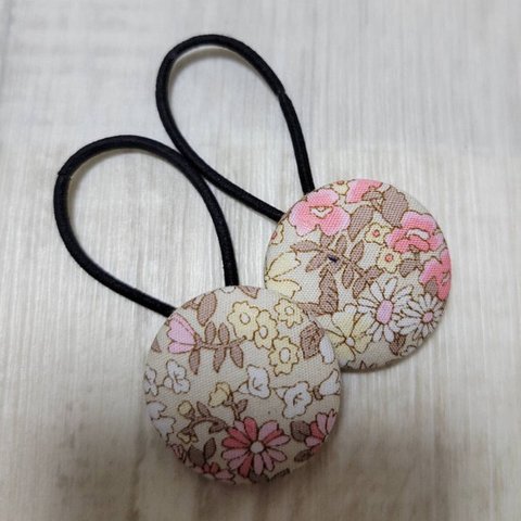 小花柄 お花 くるみボタン 27mm ヘアゴム