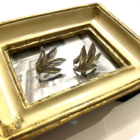 0371VINTAGE EARRING  リーフ　シルバーヴィンテージ　　アンティーク  クラシカル　フラワー　ミニ　クリップ　ナチュラル　カジュアルブライダルジュエリ ギフト　ラウンド