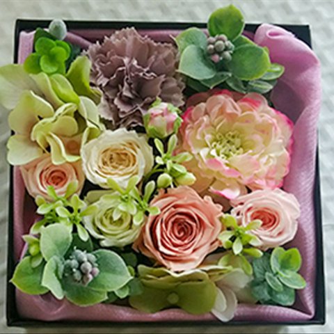 ボックスフラワーアレンジメント（Box Flower Arrangement）