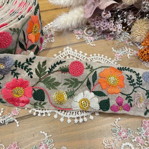 【1mカット済】インド刺繍リボン　花　刺繍リボン　オレンジ　スパンコール　ハンドメイド　リボン　刺繍