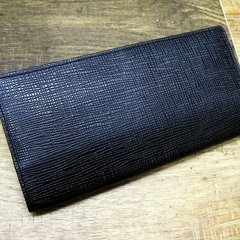 本革長財布 シンプルな折財布 角シボ型押レザー マット黒【名入れ】対応 