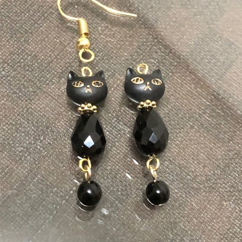 黒猫ピアス✨