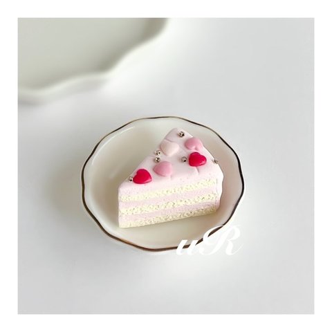 【限定１点のみ】ピンクショートケーキ［ハート|赤|ラブリー|水色|食品サンプル|ミニチュアスイーツ|フェイクスイーツ|クレイケーキ|ミニチュアフード|樹脂粘土|おままごと|韓国風ケーキ|レジン］