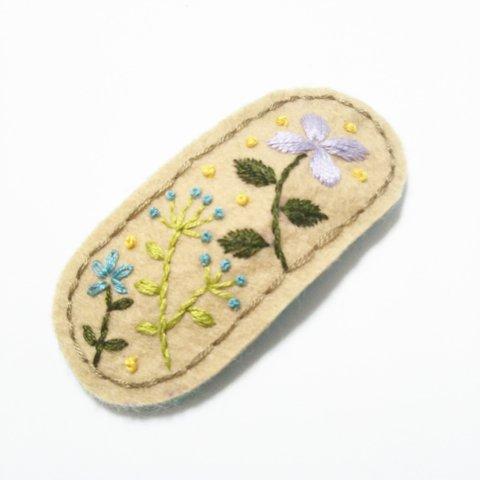 お花いっぱいの刺繍スリーピン（ラベンダー）